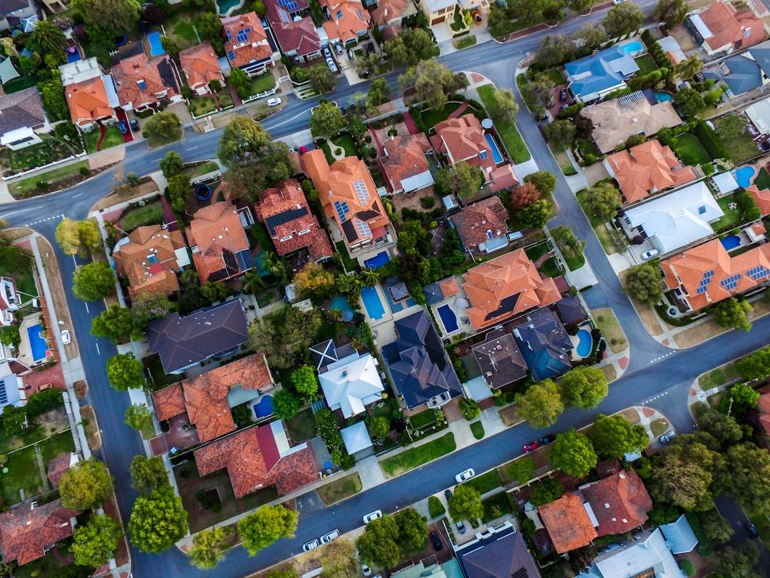 3 Major Factors To Consider Choosing a Neighborhood 